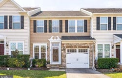 28 HAWKSWELL CIRCLE, ORELAND, PA 19075