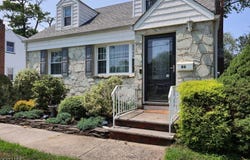 86 St. Laurent Dr, Clark Twp., NJ 07066-2626