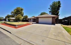 2475 Santa Lucia Court, Hanford, CA 93230