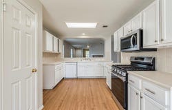 109 David DR, Hutto, TX 78634