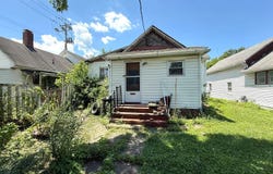 326 S 13th St, Terre Haute, IN 47807