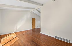 5718 W 75th Terrace, Prairie Village, KS 66208