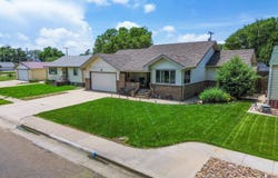 317 Freeman Ave, Oakley, KS 67748