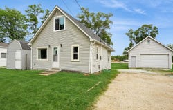 5652 SE Circle Drive, Carlisle, IA 50047