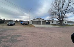 208 Lakeview Ave, Chamberlain, SD 57325
