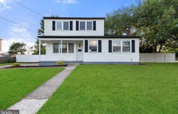 2543 BURNING TREE ROAD, PENNSAUKEN, NJ 08109