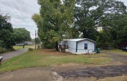300, 302, 304 Walnut, Naples, TX 75568