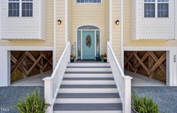 208 Sea Manor Drive, Surf City, NC 28445