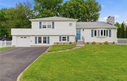 35 Superior View Boulevard, North Providence, RI 02911