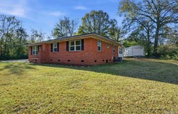 809 Coulter Ave, Cantonment, FL 32533