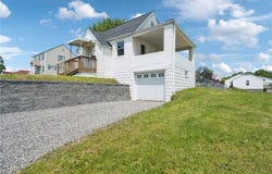 303 Sinclair St, New Kensington, PA 15068