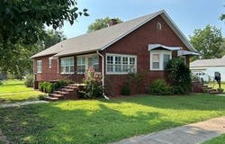 503  N 5th Street, Fredonia, KS 66736