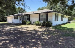 3206 W Chestnut Ave, Enid, OK 73703