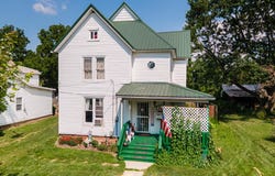 83 2nd Street, Shelby, OH 44875