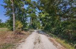 109 Old Sign Road County Road, Midway, TX 75852