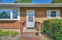 1393 Princeton Drive, Brunswick, OH 44212