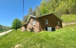 2860 Johnson Fork Road, Salyersville, KY 41465