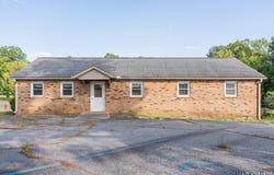 606 N Thomas St, South Hill, VA 23970