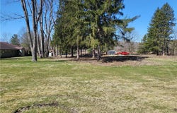 2585 Maple Ln, St Clair, PA 15241