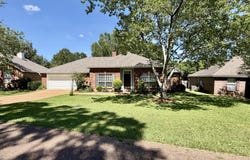 8 Parkview Road, Clinton, MS 39056