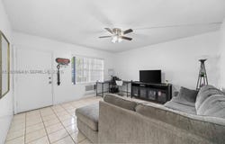 16900 NE 14, Miami, FL 33162