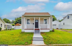 125 GROVER AVENUE, TRENTON, NJ 08610