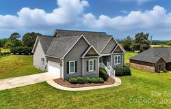 1903 46th Avenue Drive NE, Hickory, NC 28601