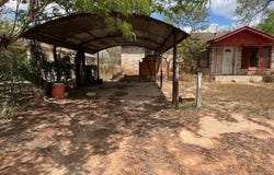 310 W Tilley Street, Hebbronville, TX 78361