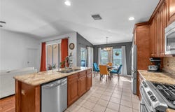 16316 BRIDGEGLADE Lane, LITHIA, FL 33547