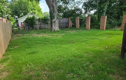 2766 SELECT Ave, Memphis, TN 38114