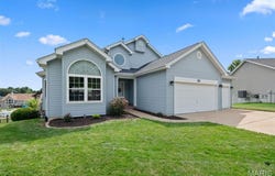 1006 Silver Lake Ridge Drive, Pacific, MO 63069