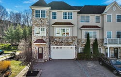 12 White Oak Lane, Aberdeen, NJ 07747