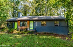 202 Maple Loop Rd, Knoxville, TN 37920