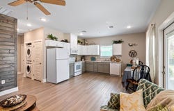 250 Oasis Cir, ROCKPORT, TX 78382