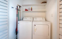 2906 S University Dr, Davie, FL 33328