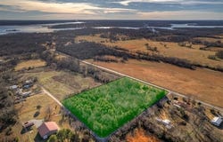 3 S 330 Road, Wagoner, OK 74467