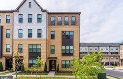 4902 LONGMIRE Way, CHANTILLY, VA 20151