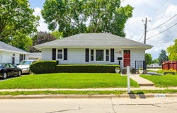 2536 E 41st Court, Des Moines, IA 50317