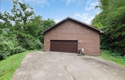 201 Pebble Drive, Van Lear, KY 41240