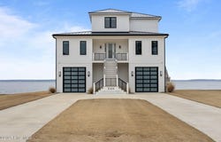 546 S Brightleaf Drive, Minnesott Beach, NC 28510