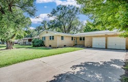 621 S Woodlawn Blvd, Derby, KS 67037