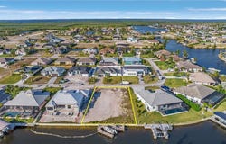907 NW 38th Avenue, Cape Coral, FL 33993