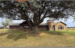 14803 Fm 322, Elkhart, TX 75839