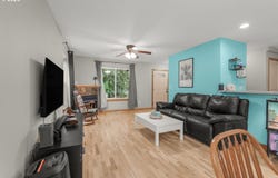 38909 SANDY HEIGHTS St, Sandy, OR 97055
