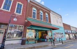 111-115 W Main Street, Ash Grove, MO 65604