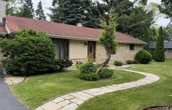 1260 Westbrooke Pkwy, Waukesha, WI 53186