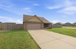 1221 General McCrae Drive, Prairie Grove, AR 72753