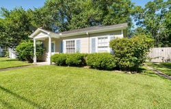 32 Sherwood Drive, Mobile, AL 36606