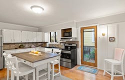 15 Myrtle St, Beverly, MA 01915