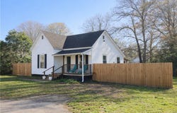 31 E Central Avenue, Iva, SC 29655